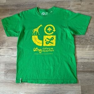 L.R.G. Streetwear Green and yellow graphic tee men’s L 21x28
